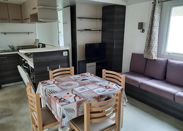 La Reserve 4 Etoiles A Emplacement 543 3ch 2sdb 6 Personnes * Gastes